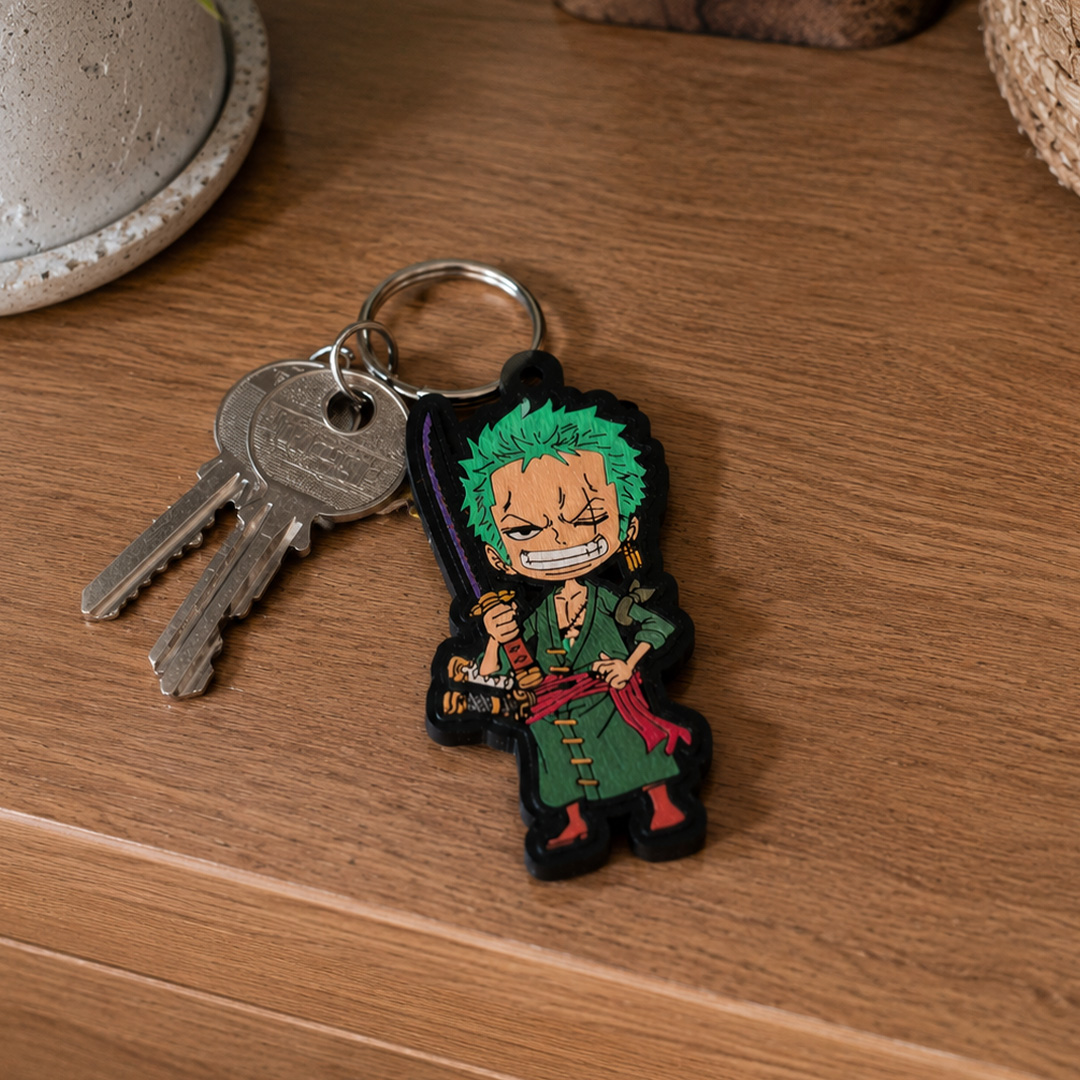 Llavero de madera pintado a mano Roronoa Zoro Chibbi
