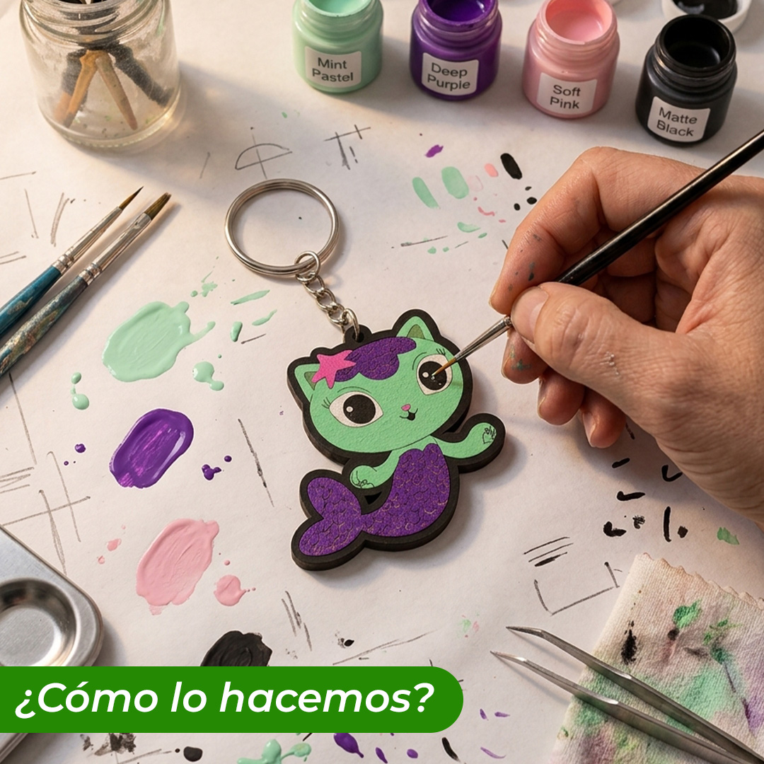 Llavero de maderaa pintado a mano sirenagato pintando
