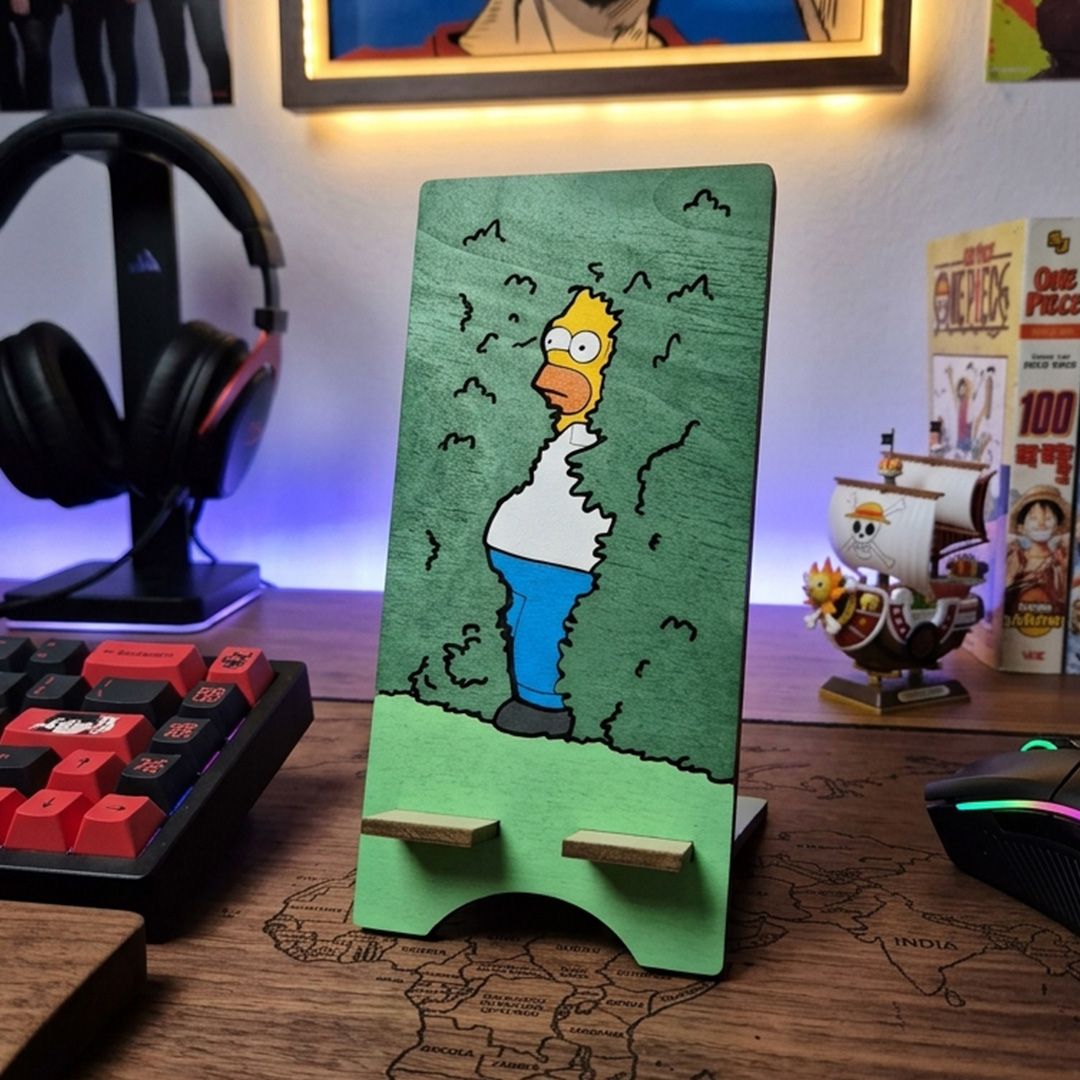 Soporte para móvil de madera homer en el arbusto